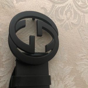 Gucci xs all black buckle belt